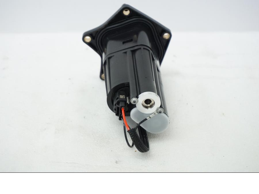 Höger sida på Bensinpump insprut från en KTM 1290 Super Adventure R -2021 motorcykel.