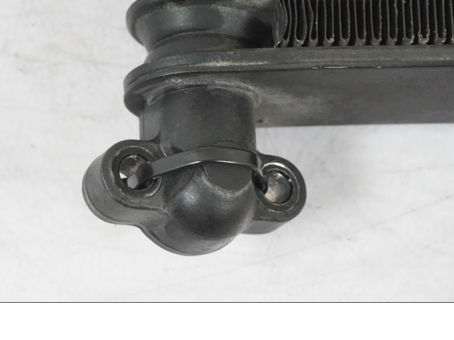 Höger sida på Oljekyl från en Honda CBR 1000 F -1999 motorcykel.