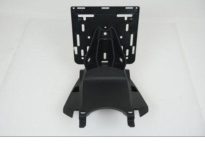 Vänster sida på Skylthållare från en BMW R 1250 GS -2023 motorcykel.