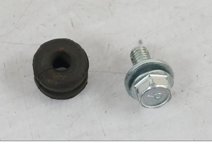 Baksidan på Sadellåsmekanism från en Kawasaki Z 900 -2019 motorcykel.