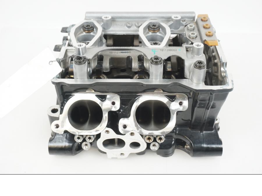 Baksidan på Topplock från en BMW F 850 GS -2019 motorcykel.