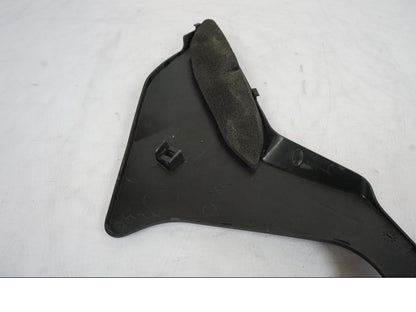 Snett uppifrån på Ramskydd från en Honda VFR 1200 -2010 motorcykel.