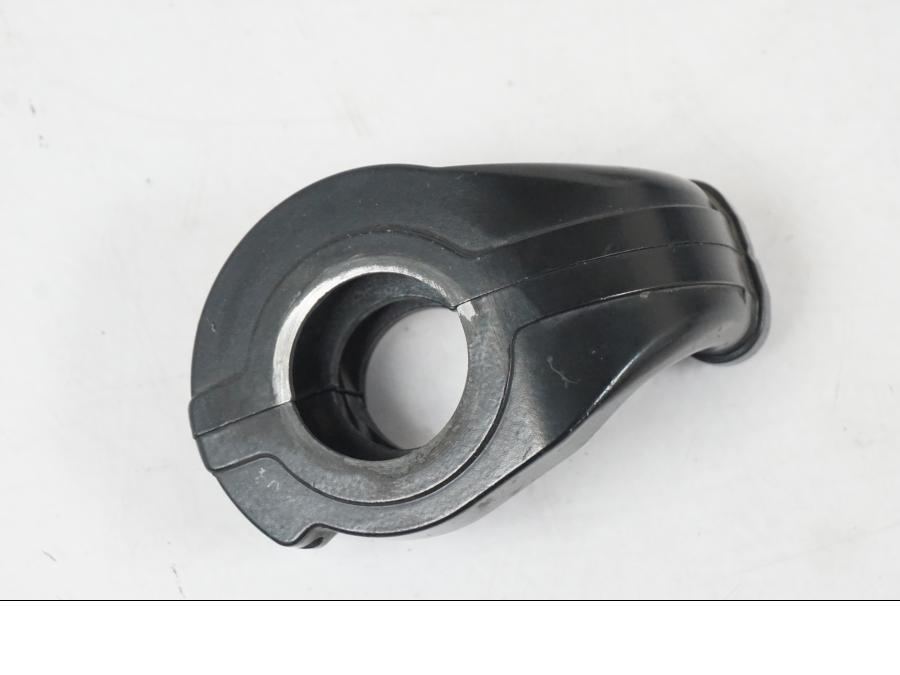 Höger sida på Gasklo från en Suzuki SV 650 S -2005 motorcykel.