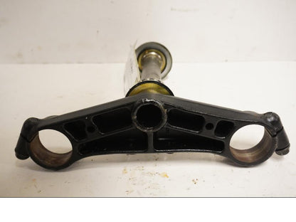 Baksidan på Gaffelkrona från en Honda CBR 1100 XX -2006 motorcykel.