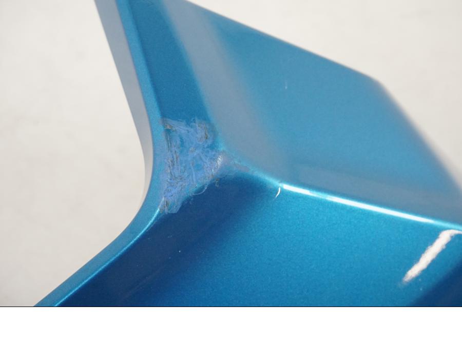 Höger sida på Sidkåpa från en BMW C400X -2018 motorcykel.