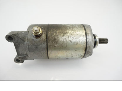 Vänster sida på Startmotor från en Kawasaki Zephyr 550 -1995 motorcykel.