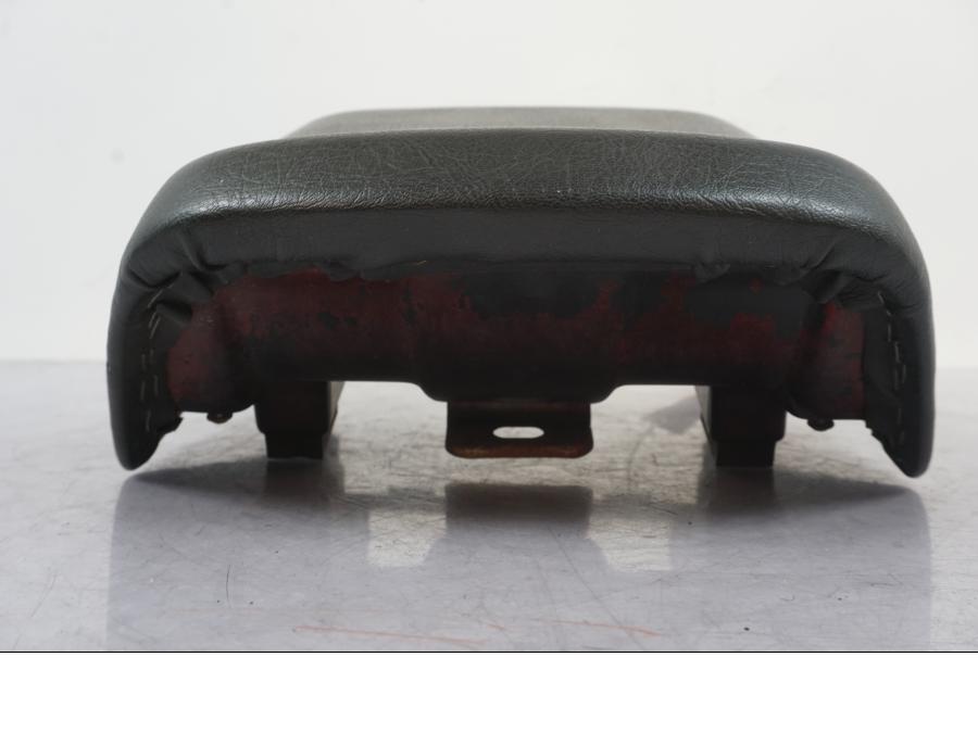 Vänster sida på Sadel från en Suzuki GSX 1100 EF -1984 motorcykel.