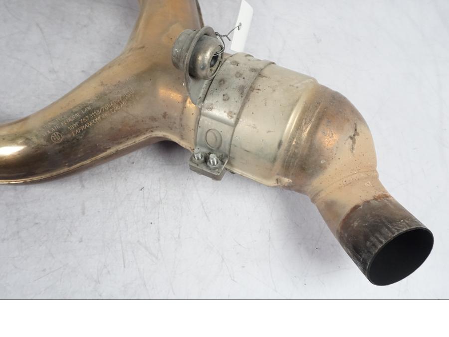 Höger sida på Grenrör från en BMW R 1200 GS -2005 motorcykel.