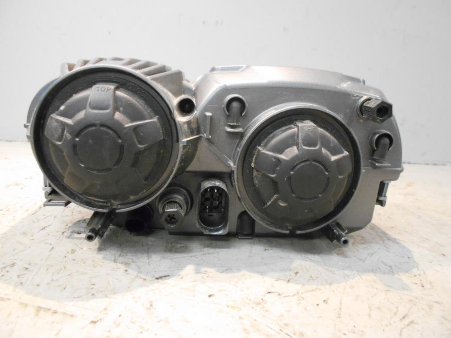 Vänster sida på Strålkastare från en BMW K 1300 R -2009 motorcykel.