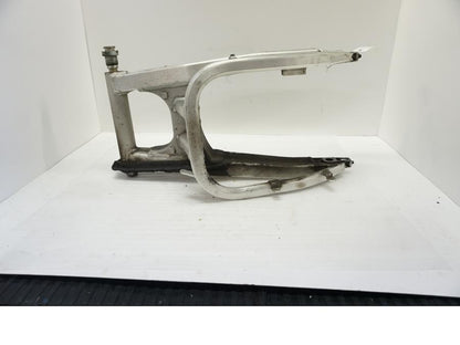 Baksidan på Sving från en Honda CBR 900 RR -1998 motorcykel.