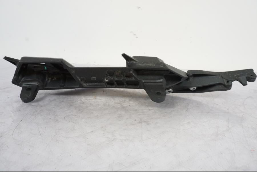 Extrabild1 på Passagerarhandtag från en Kawasaki Versys 650 -2014 motorcykel.