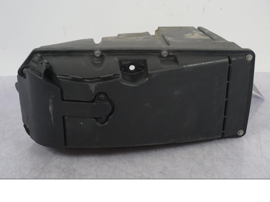 Snett uppifrån på Luftburk från en KTM 1290 Super Adventure R -2018 motorcykel.