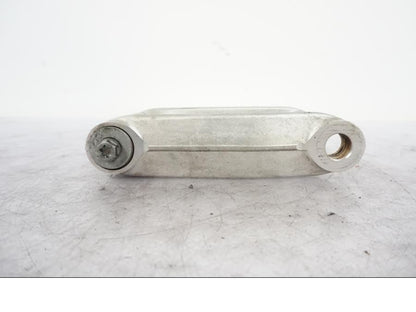 Baksidan på Länkarm från en KTM 690 SMCR -2016 motorcykel.