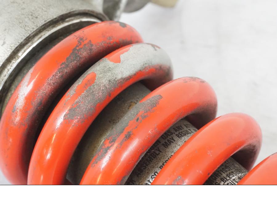 Höger sida på Stötdämpare från en Honda CBR 1000 F -1989 motorcykel.