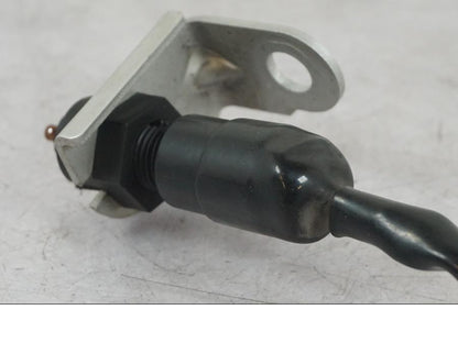 Vänster sida på Bromsljuskontakt från en Triumph Daytona 955I -2000 motorcykel.