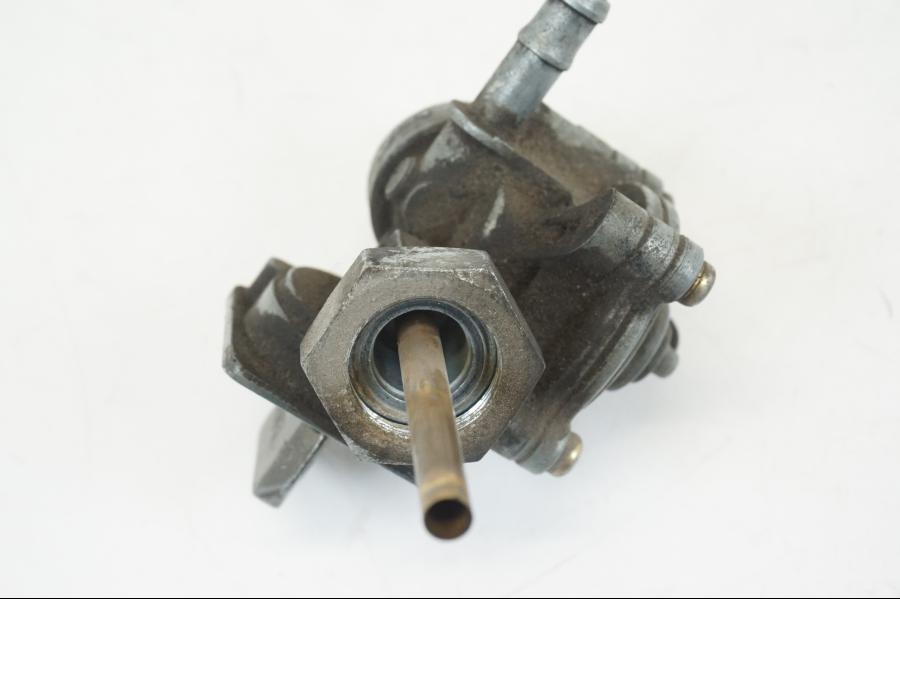 Extrabild4 på Bensinkran från en Honda CB 750 -2002 motorcykel.