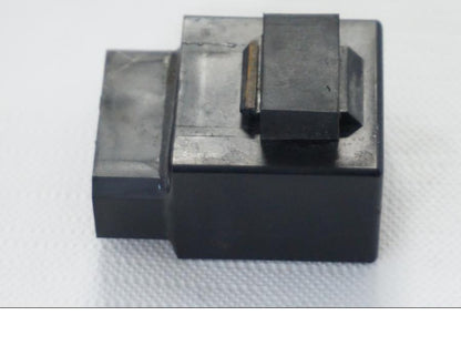 Vänster sida på Relä från en Yamaha TDM 850 -1998 motorcykel.