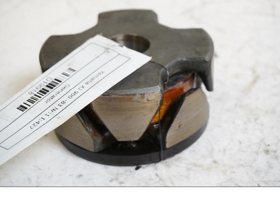 Framsidan på Generator från en Yamaha XJ 900 -1983 motorcykel.