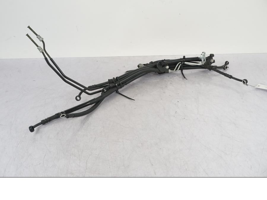 Vänster sida på Bromsledning från en Yamaha MT-09 SP -2018 motorcykel.