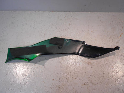 Baksidan på Bensintankskåpa från en Kawasaki Ninja H2 -2018 motorcykel.