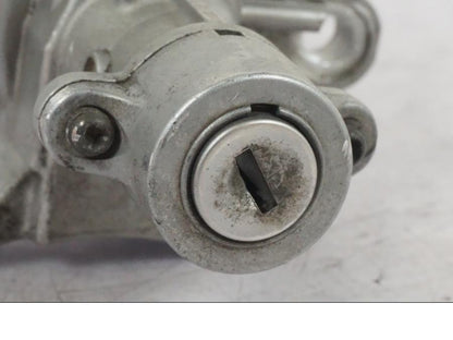 Baksidan på Tändningslås från en Suzuki GSX-S 1000 -2017 motorcykel.