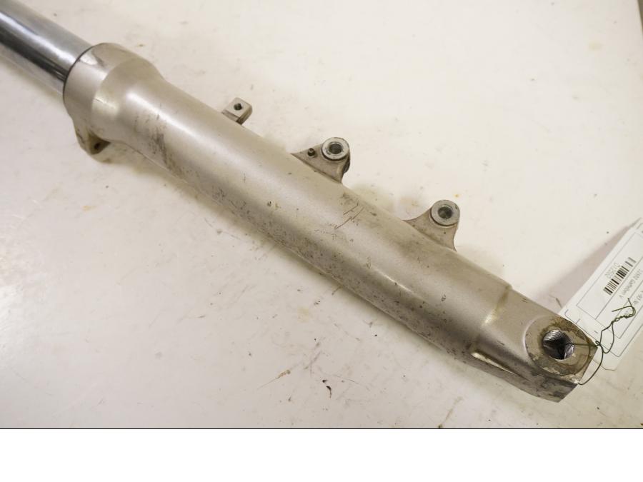 Baksidan på Gaffelben från en Suzuki RF 600 R -1993 motorcykel.