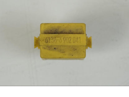 Snett uppifrån på Relä från en BMW F 650 CS -2002 motorcykel.