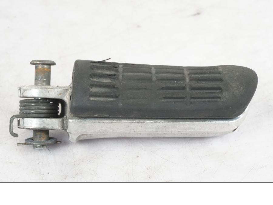 Framsidan på Fotpinne från en Honda CBR 1000 F -1999 motorcykel.