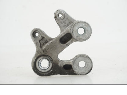 Vänster sida på Fotpinnefäste från en Suzuki GSX-R 1000 -2007 motorcykel.