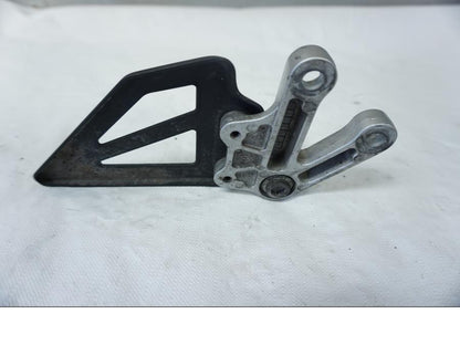 Höger sida på Fotpinnefäste från en Suzuki GSX-R 750 -2001 motorcykel.