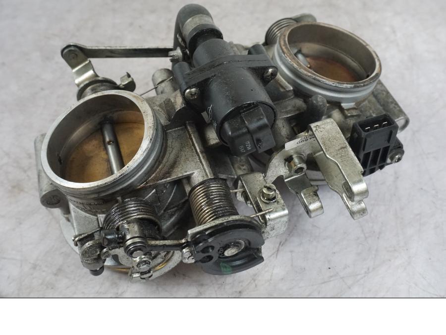 Extrabild4 på Spjällhus från en Buell 1125 R -2008 motorcykel.