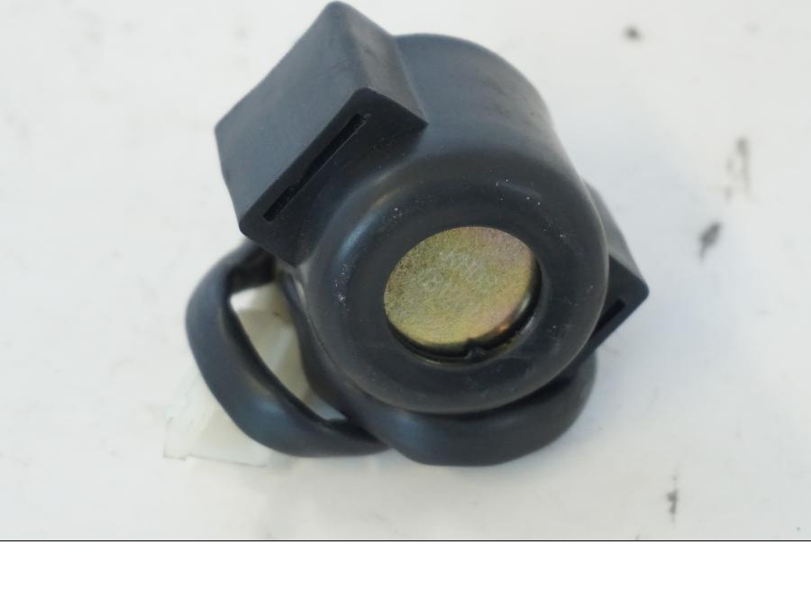 Snett uppifrån på Startrelä från en Kymco Agility 125 -2019 scooter.