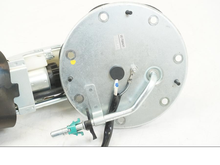 Baksidan på Bensinpump insprut från en Honda CB 600 F -2008 motorcykel.