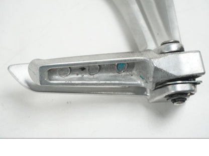 Vänster sida på Fotpinne från en Honda CB 650 F Hornet -2017 motorcykel.