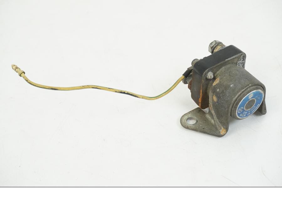 Framsidan på Startrelä från en Suzuki GS 1000 -1978 motorcykel.