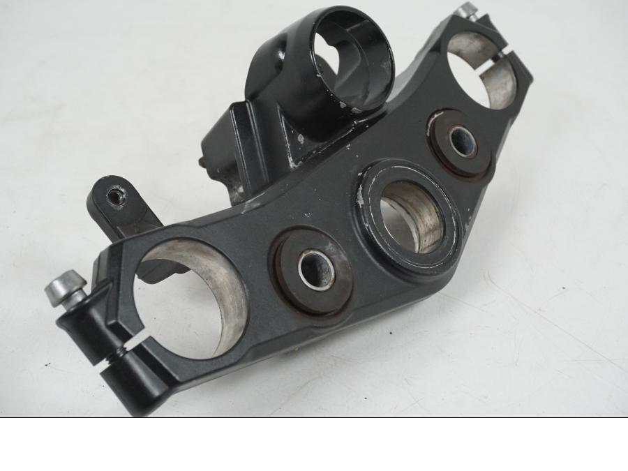 Baksidan på Gaffelkrona från en Kawasaki Z 750 -2006 motorcykel.