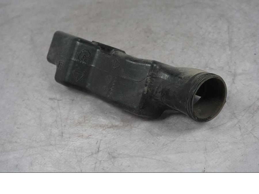 Baksidan på Luftintag från en Triumph Tiger Explorer -2016 motorcykel.