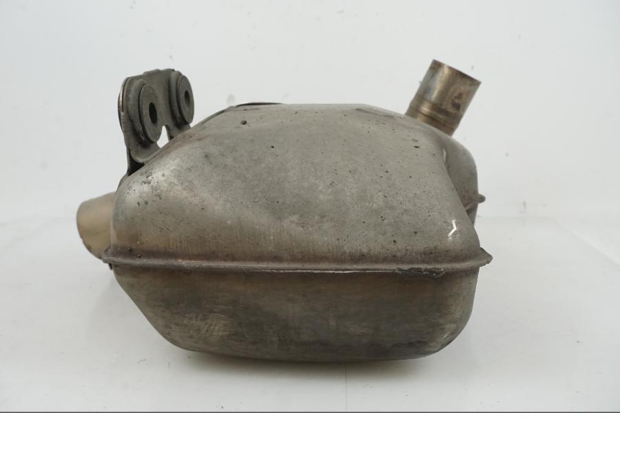 Vänster sida på Mellanburk från en BMW F 750 GS -2019 motorcykel.