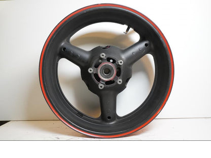 Framsidan på Fälg från en Suzuki GSX-R 750 -1995 motorcykel.