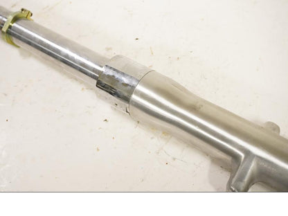 Höger sida på Gaffelben från en Kawasaki VN 1500 Classic Tourer -2000 motorcykel.