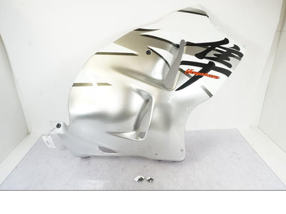 Framsidan på Sidkåpa från en Suzuki GSX 1300 RX -1999 motorcykel.