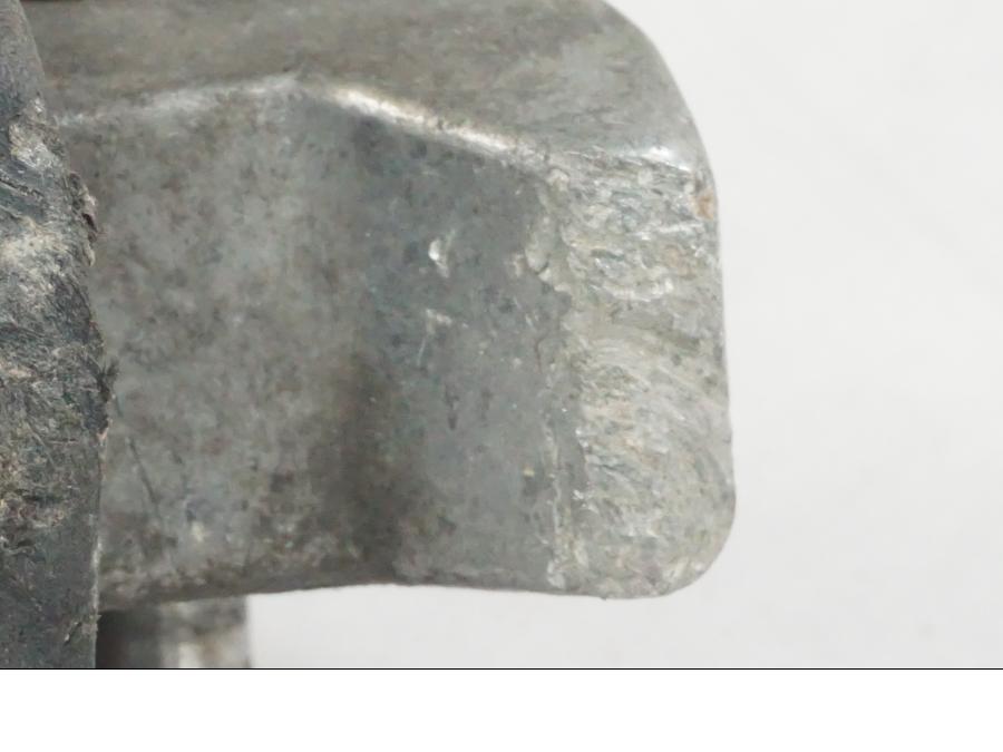 Snett nerifrån på Fotpinne från en BMW F 800 GS -2008 motorcykel.