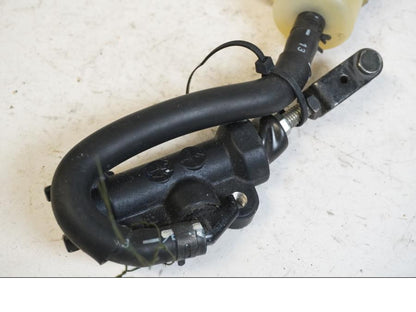 Vänster sida på Bromshuvudcylinder från en Yamaha FZ-6 -2008 motorcykel.