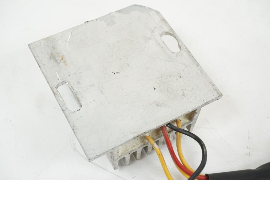 Extrabild1 på Generator från en Suzuki GS 1000 -1978 motorcykel.