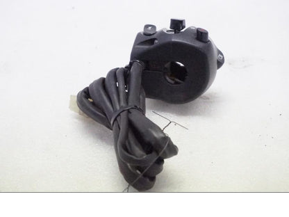 Baksidan på Styrelreglage från en Yamaha FZ1-S -2006 motorcykel.