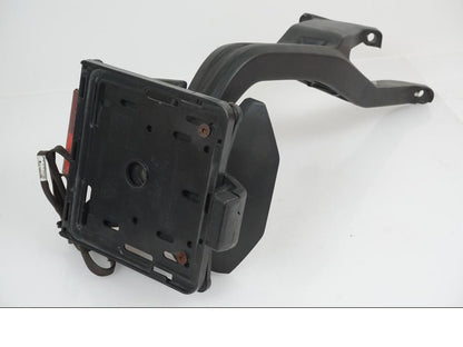 Baksidan på Skylthållare från en Ducati Scrambler 800 -2016 motorcykel.