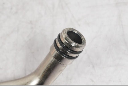 Snett uppifrån på Oljekylrör från en Ducati Multistrada V4 -2024 motorcykel.