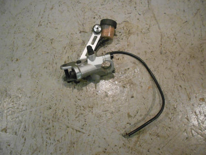 Höger sida på Kopplingshuvudcylinder från en Ducati 848 -2013 motorcykel.