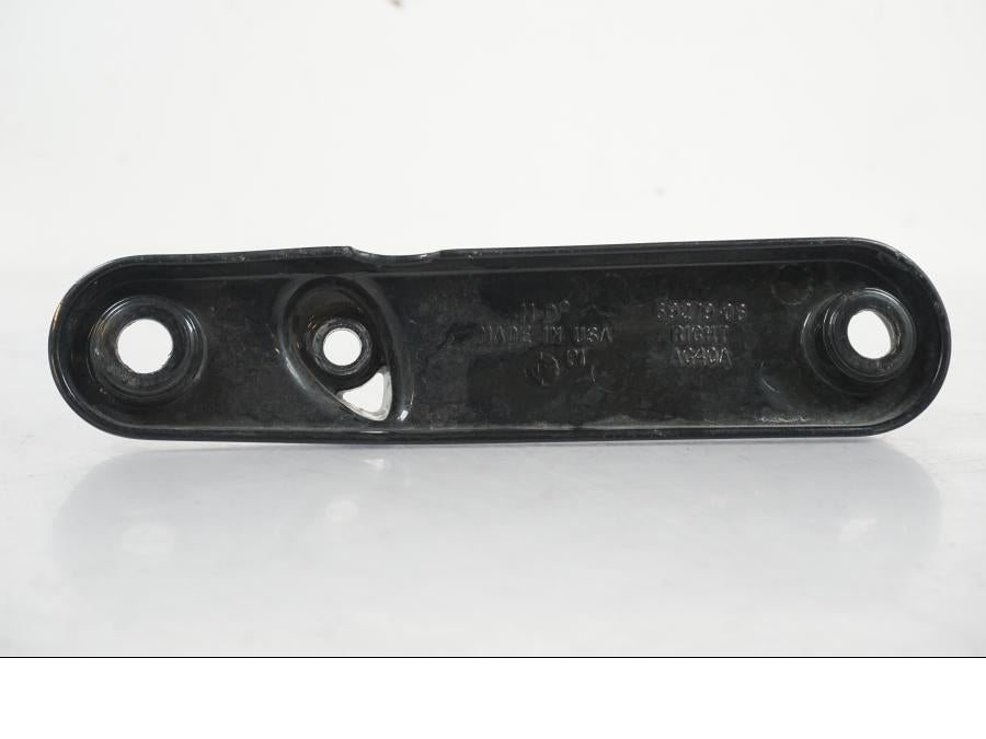 Extrabild3 på Blinkersfäste från en H-D Street Glide FLHX -2012 motorcykel.