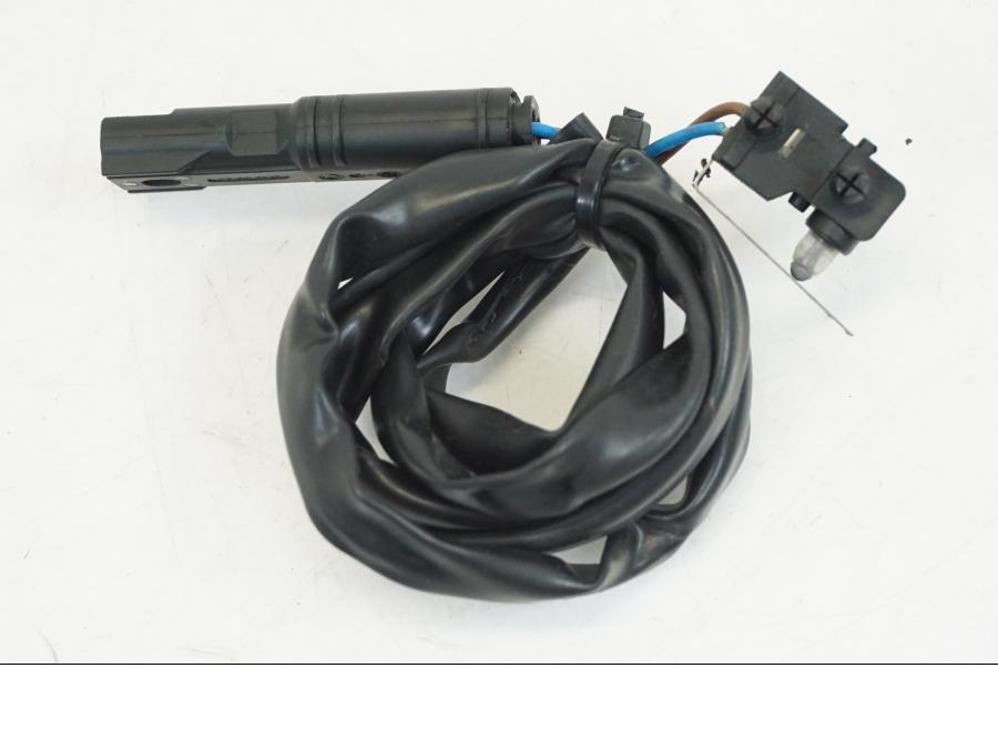 Framsidan på Sidostödsbrytare från en Ducati Streetfighter V4 -2020 motorcykel.